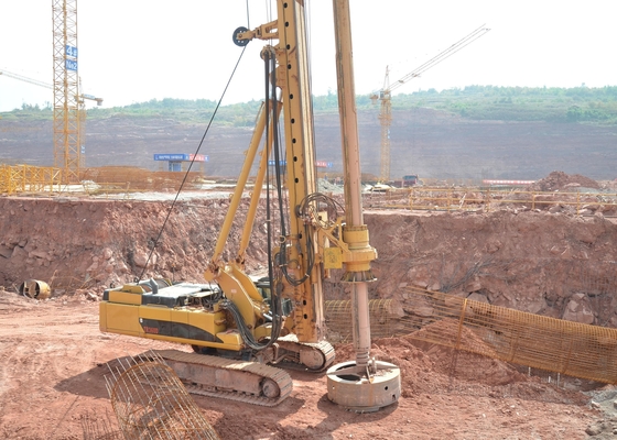 Pekerjaan Konstruksi Peralatan Profesional Sistem Hidraulik Penuh CAT Chassis Piling Rig Soilmec